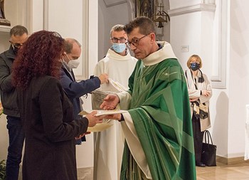Nella Giornata Mondiale dei Poveri, la tradizionale consegna del “Grembiule del servizio” ai nuovi volontari